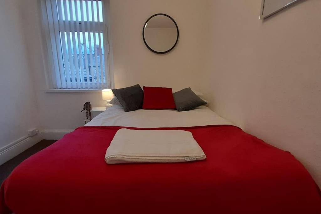 Spacious 4 Bedroom, Free Netflix, Central Location Кардифф Экстерьер фото