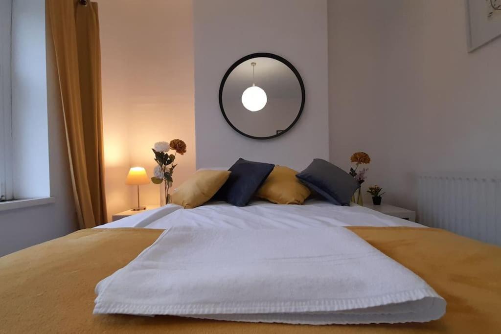 Spacious 4 Bedroom, Free Netflix, Central Location Кардифф Экстерьер фото